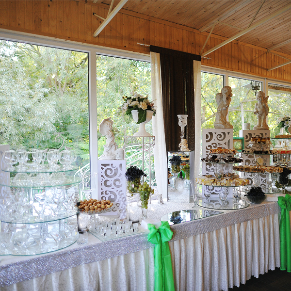 Bulk Event Supplies & Wedding Decoration in UK